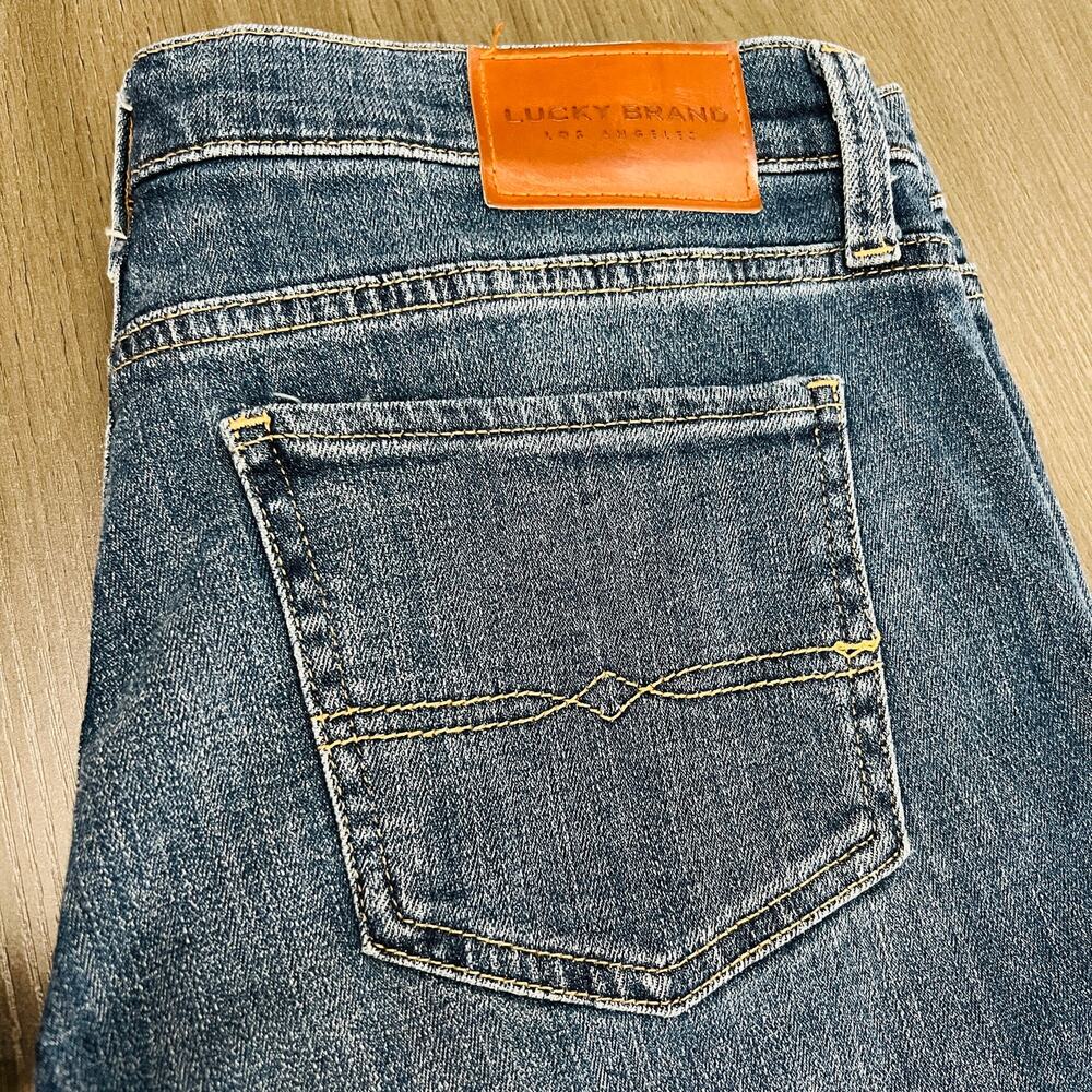 Lucky Brand Jeans Women's Size 8/29 Blue Mid Rise Straight Sweet Denim - Picture 3 of 14